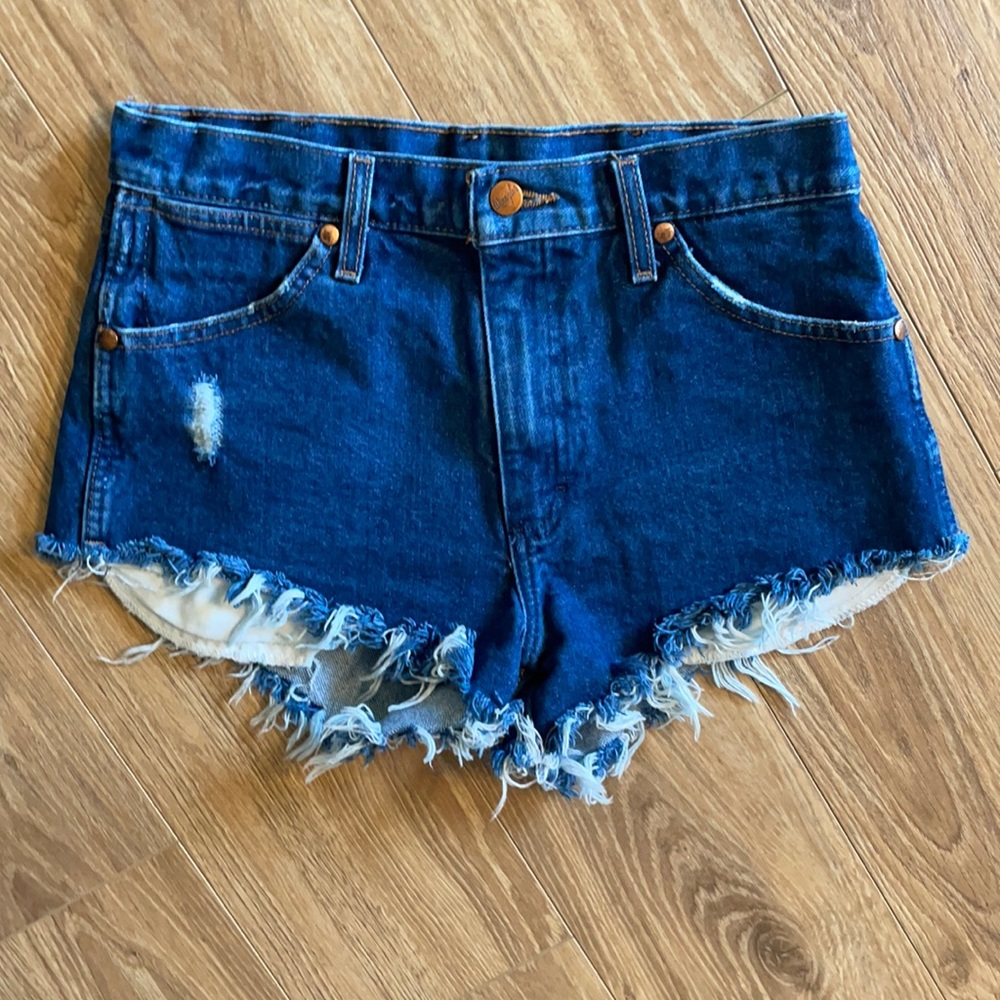 Dark wrangler Jean shorts
